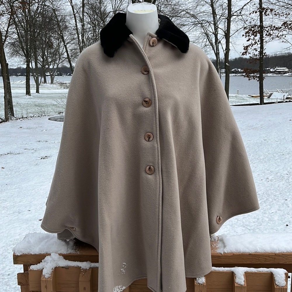 Wool & Cashmere blend cape OS